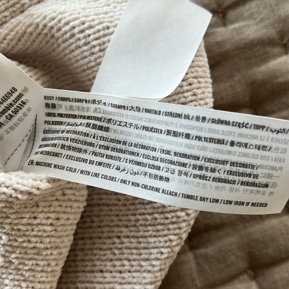 Abercrombie and Fitch Soft AF oversized sweater - Picture 9 of 9